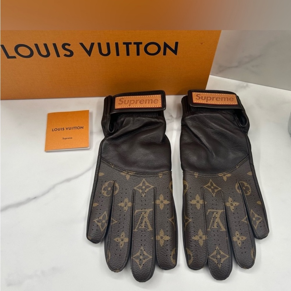 Louis Vuitton Black Gloves